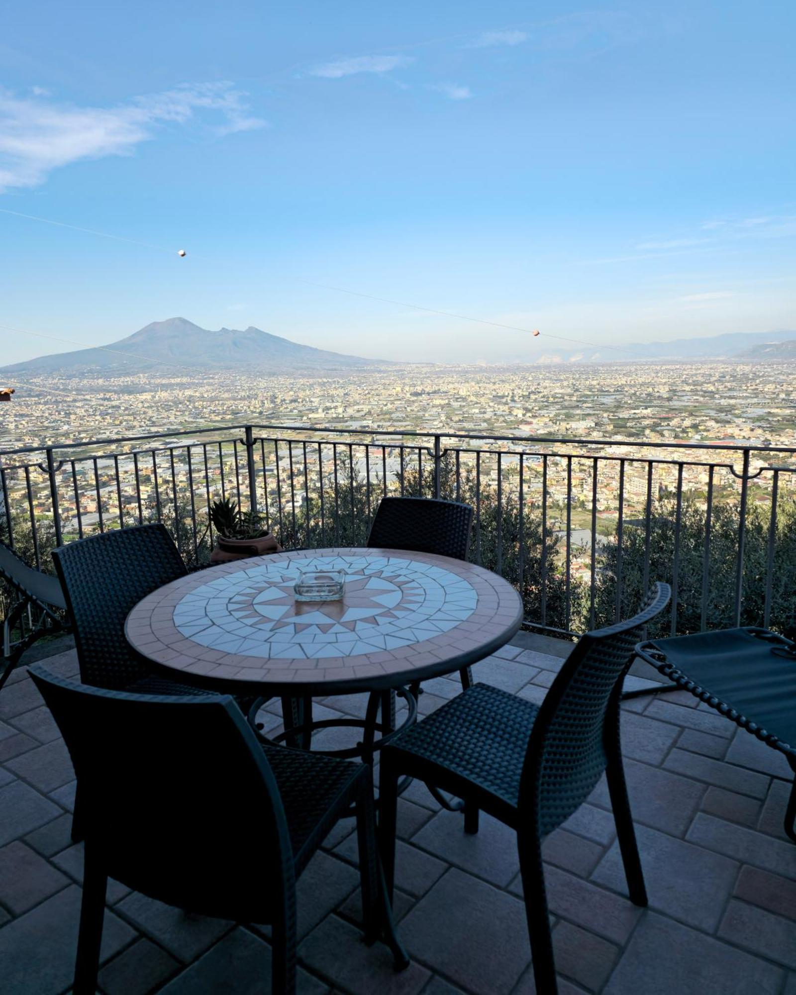 Casale Di Lusso Panoramico Villa Lettere Luaran gambar